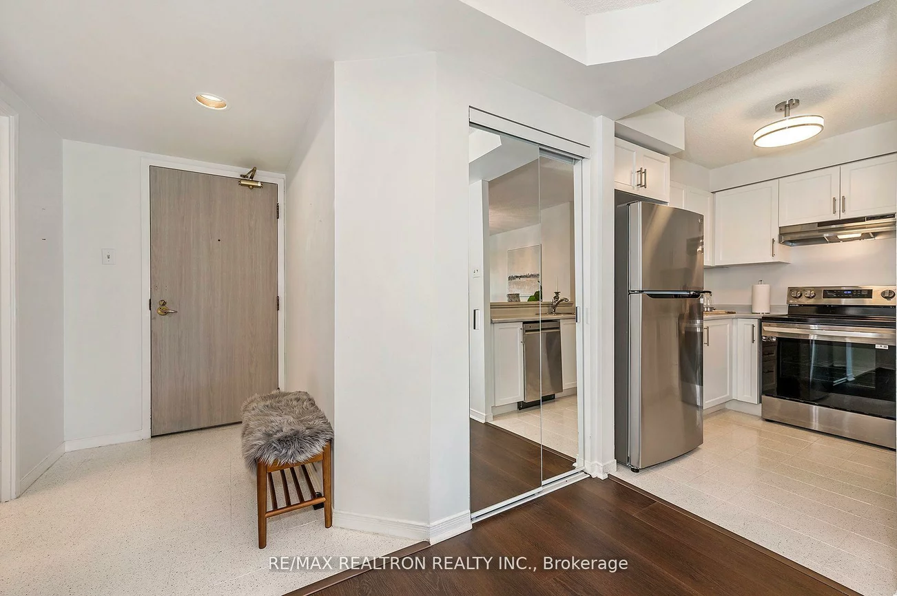 2155, Burnhamthorpe, Erin Mills, Mississauga