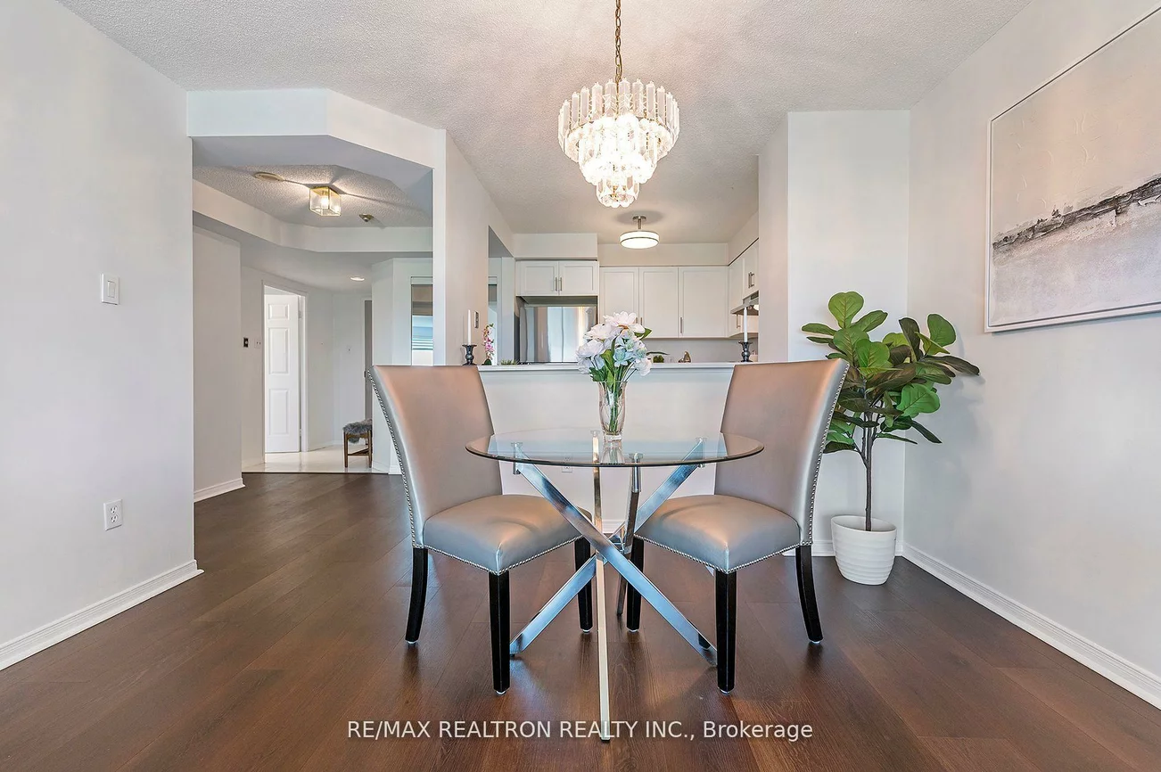 2155, Burnhamthorpe, Erin Mills, Mississauga