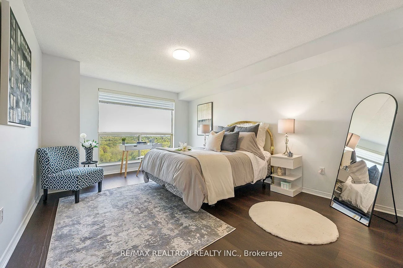 2155, Burnhamthorpe, Erin Mills, Mississauga