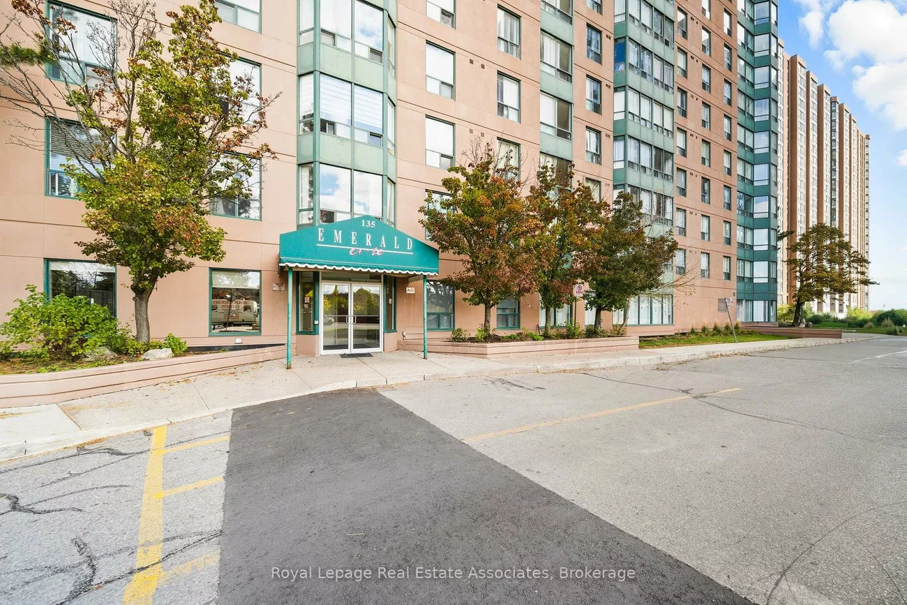 135, Hillcrest, Cooksville, Mississauga