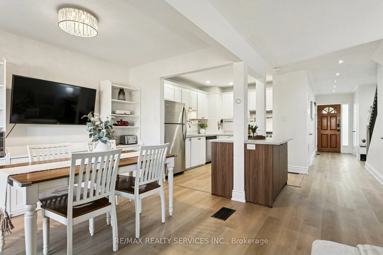 3395, Cliff, Mississauga Valleys, Mississauga