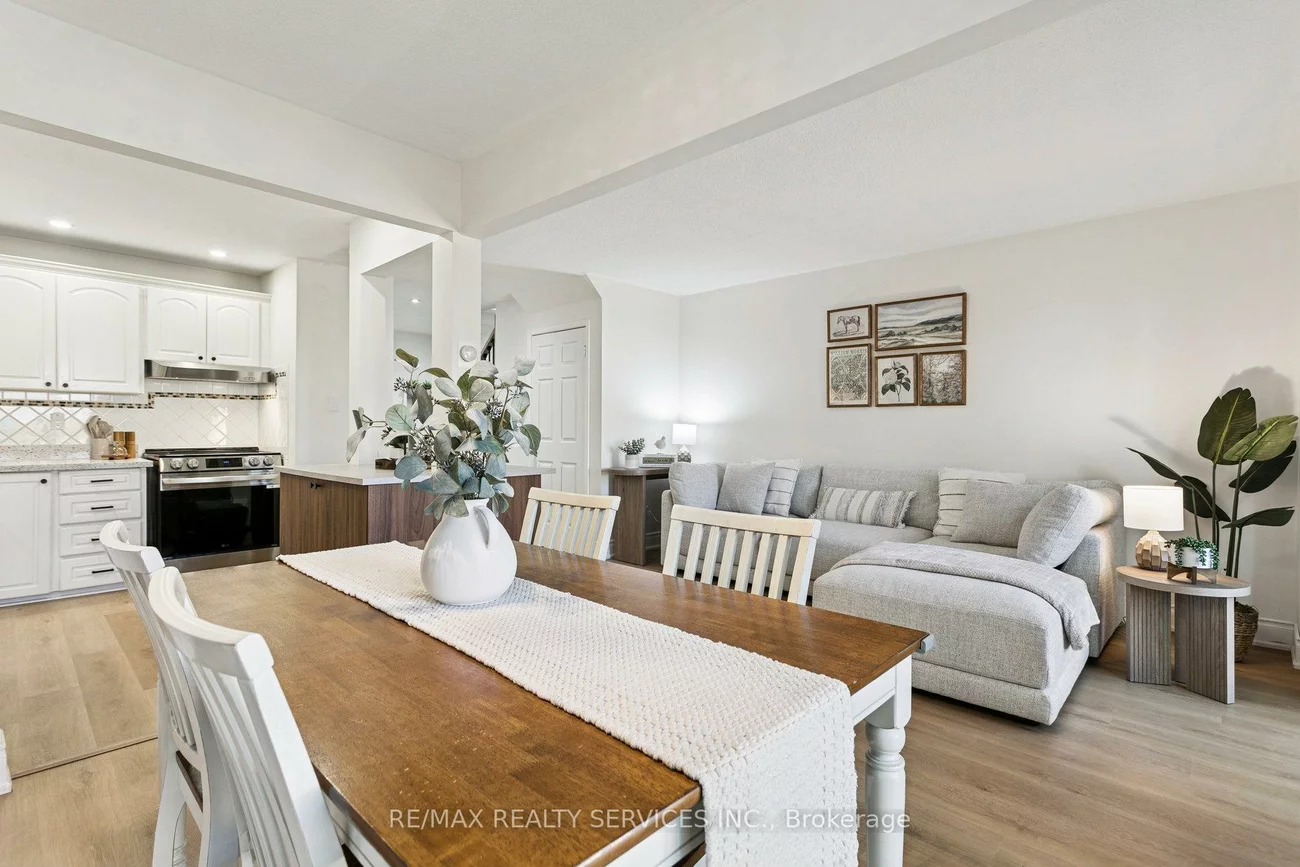 3395, Cliff, Mississauga Valleys, Mississauga