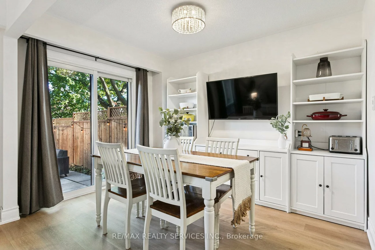 3395, Cliff, Mississauga Valleys, Mississauga