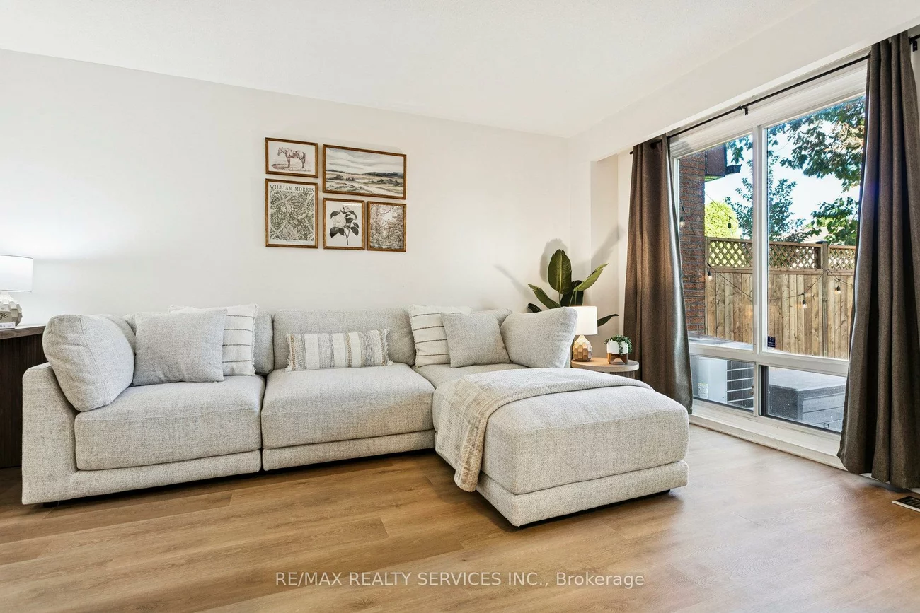 3395, Cliff, Mississauga Valleys, Mississauga