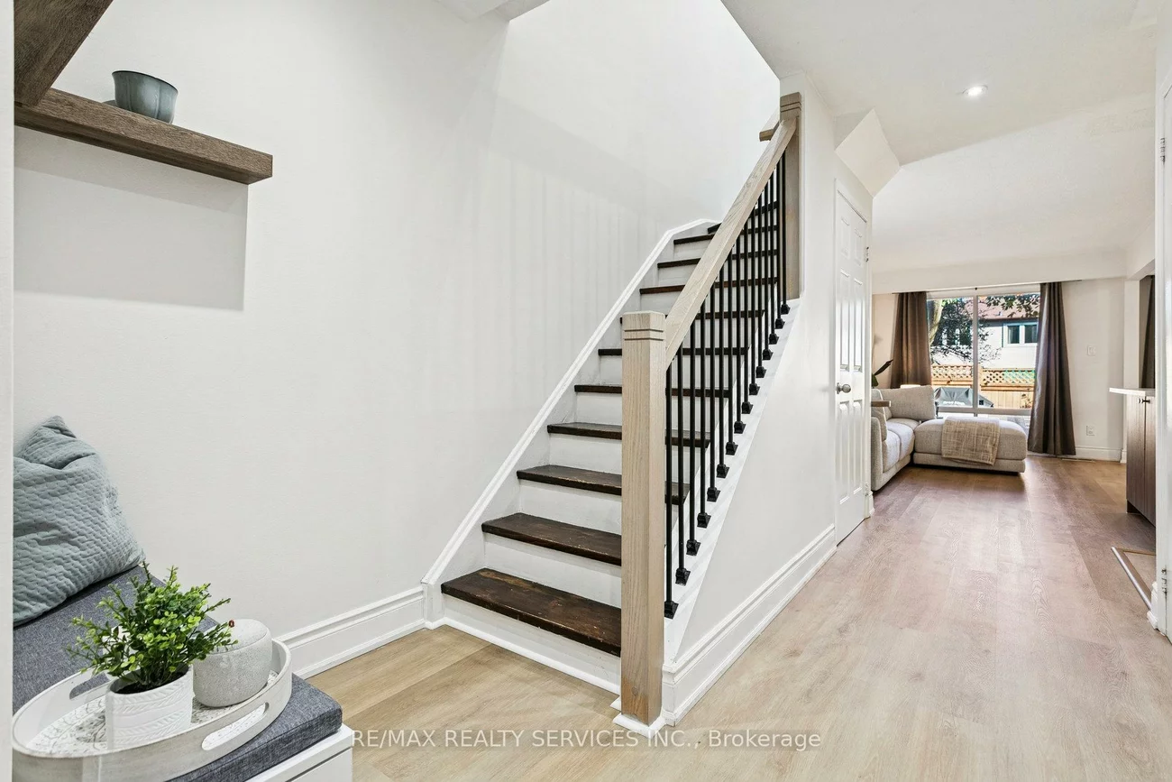 3395, Cliff, Mississauga Valleys, Mississauga