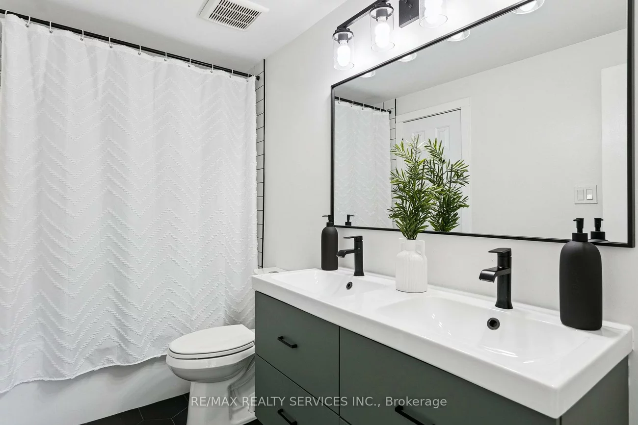 3395, Cliff, Mississauga Valleys, Mississauga