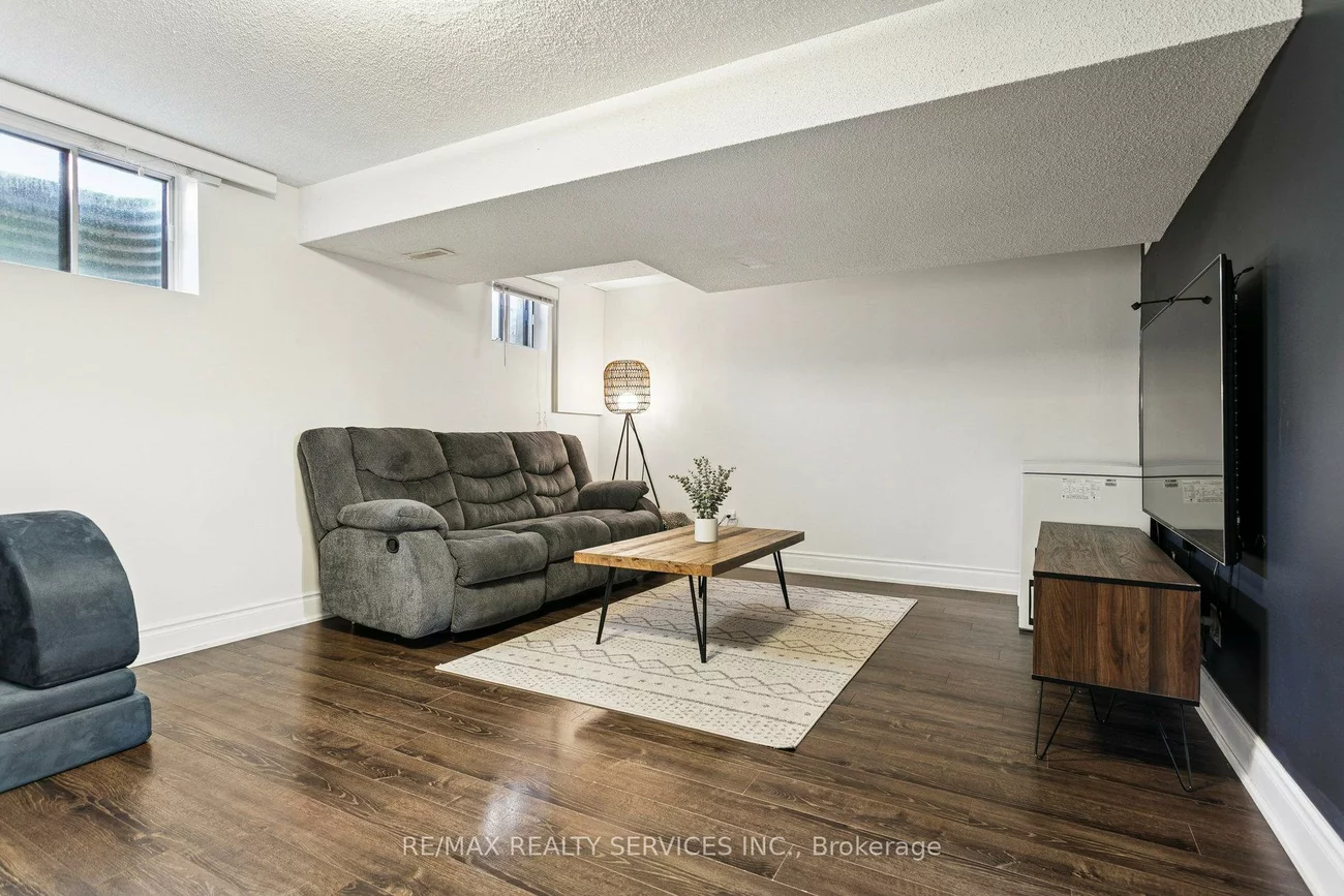 3395, Cliff, Mississauga Valleys, Mississauga