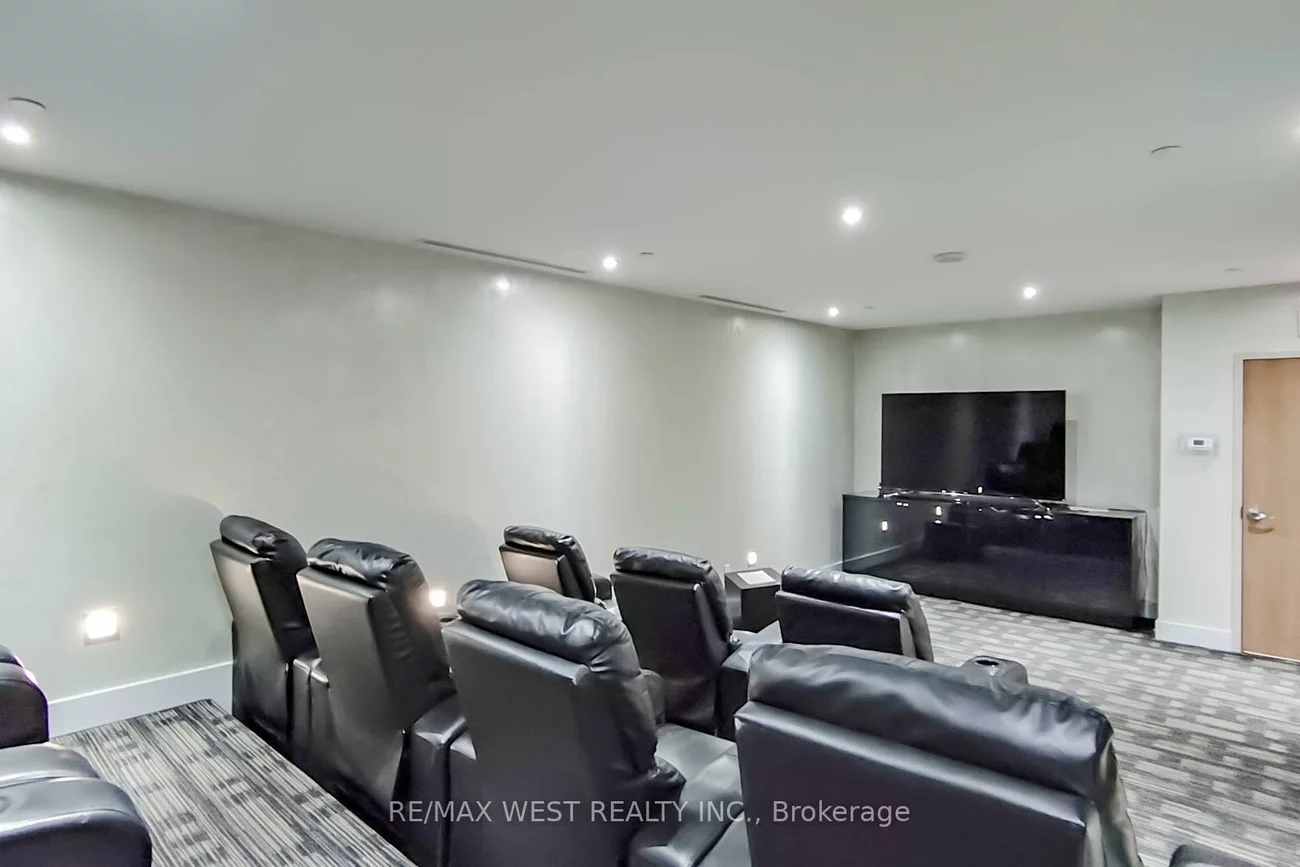 75, Eglinton, Hurontario, Mississauga