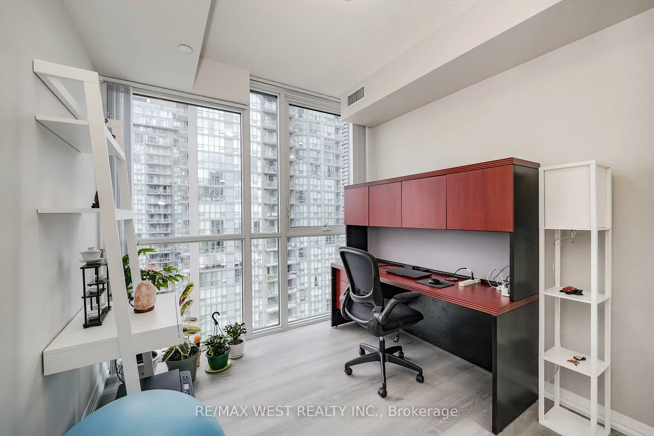 75, Eglinton, Hurontario, Mississauga