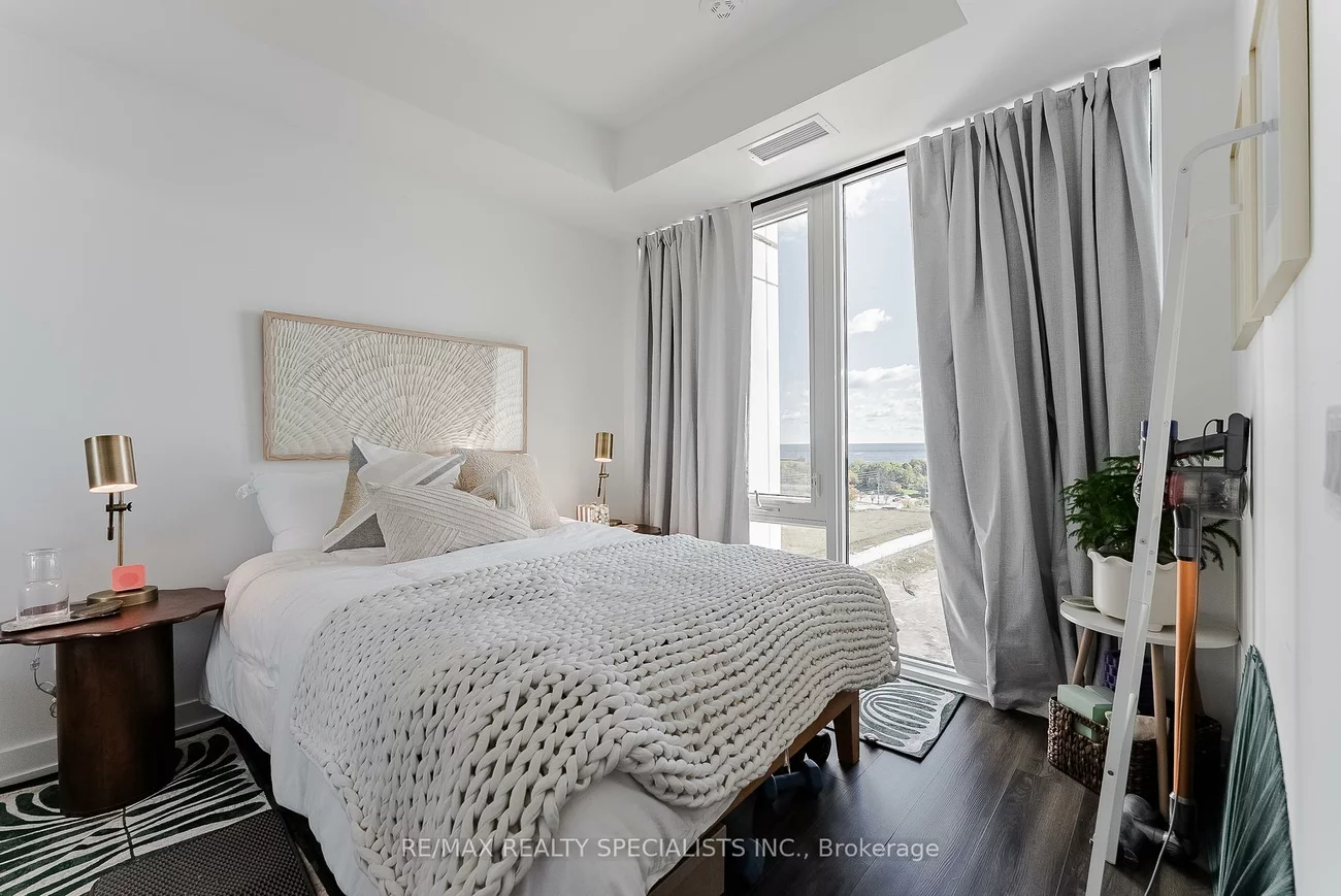 220, Missinnihe, Port Credit, Mississauga