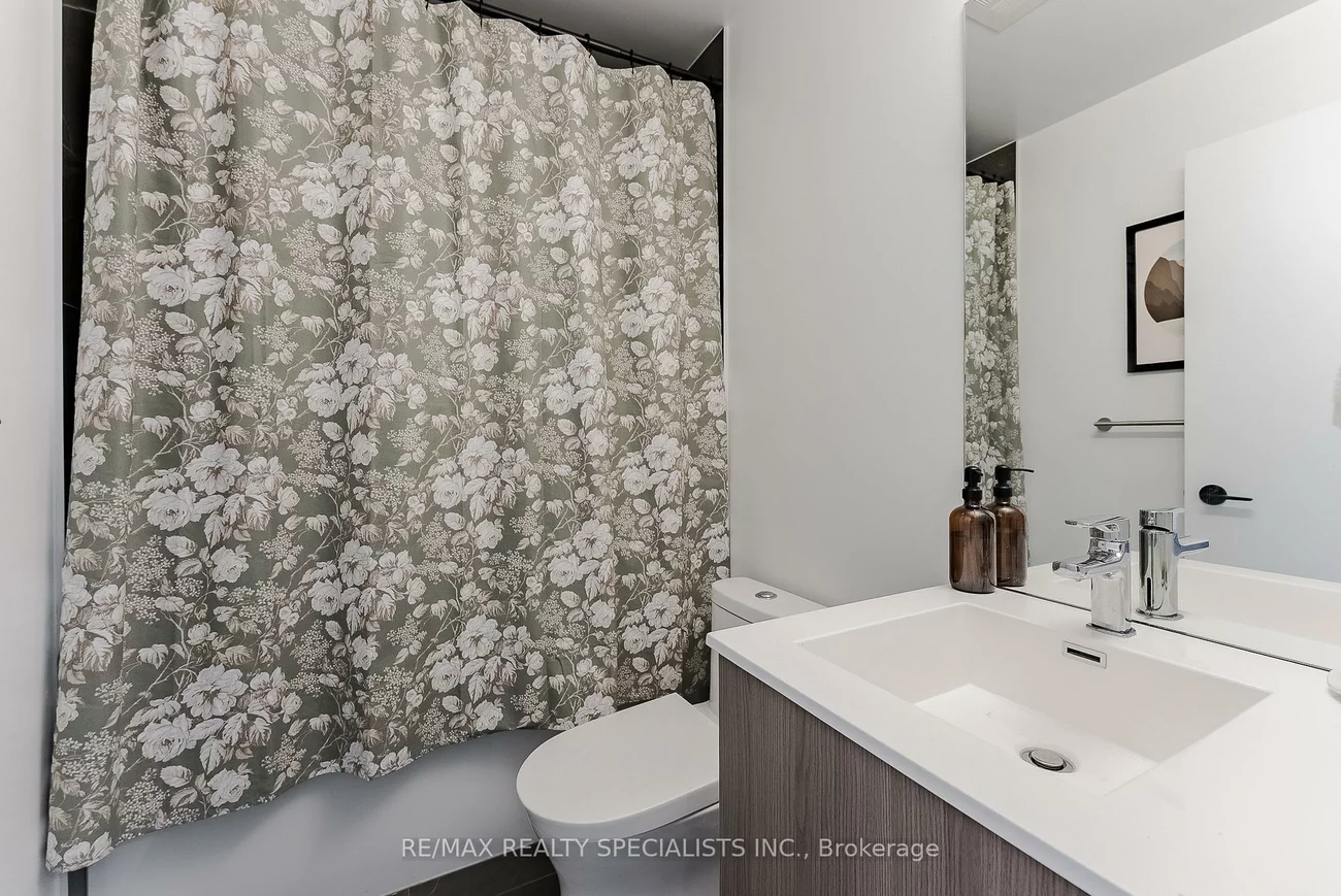 220, Missinnihe, Port Credit, Mississauga