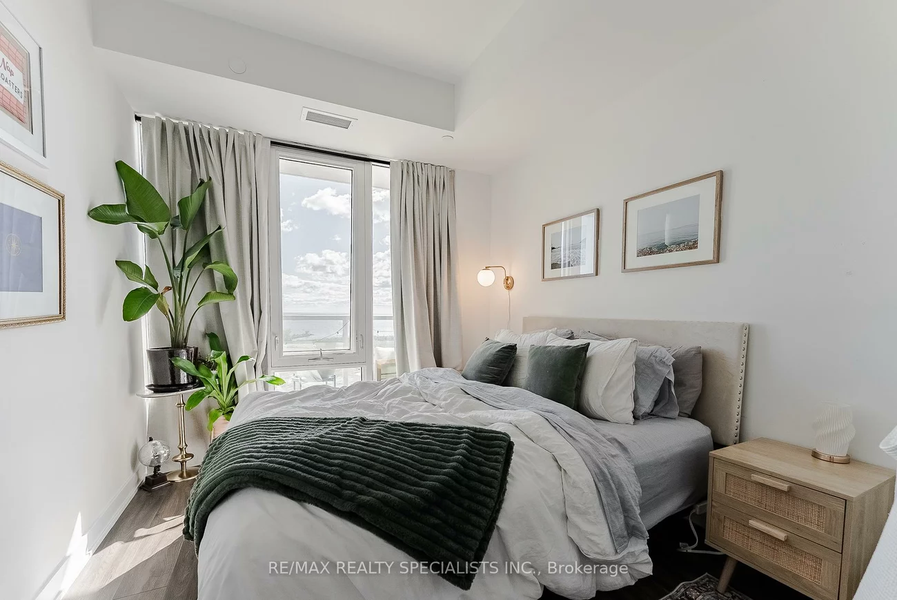 220, Missinnihe, Port Credit, Mississauga