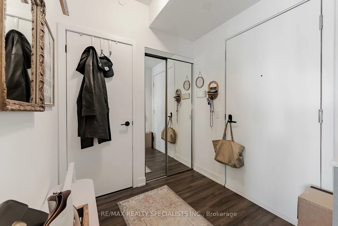 220, Missinnihe, Port Credit, Mississauga