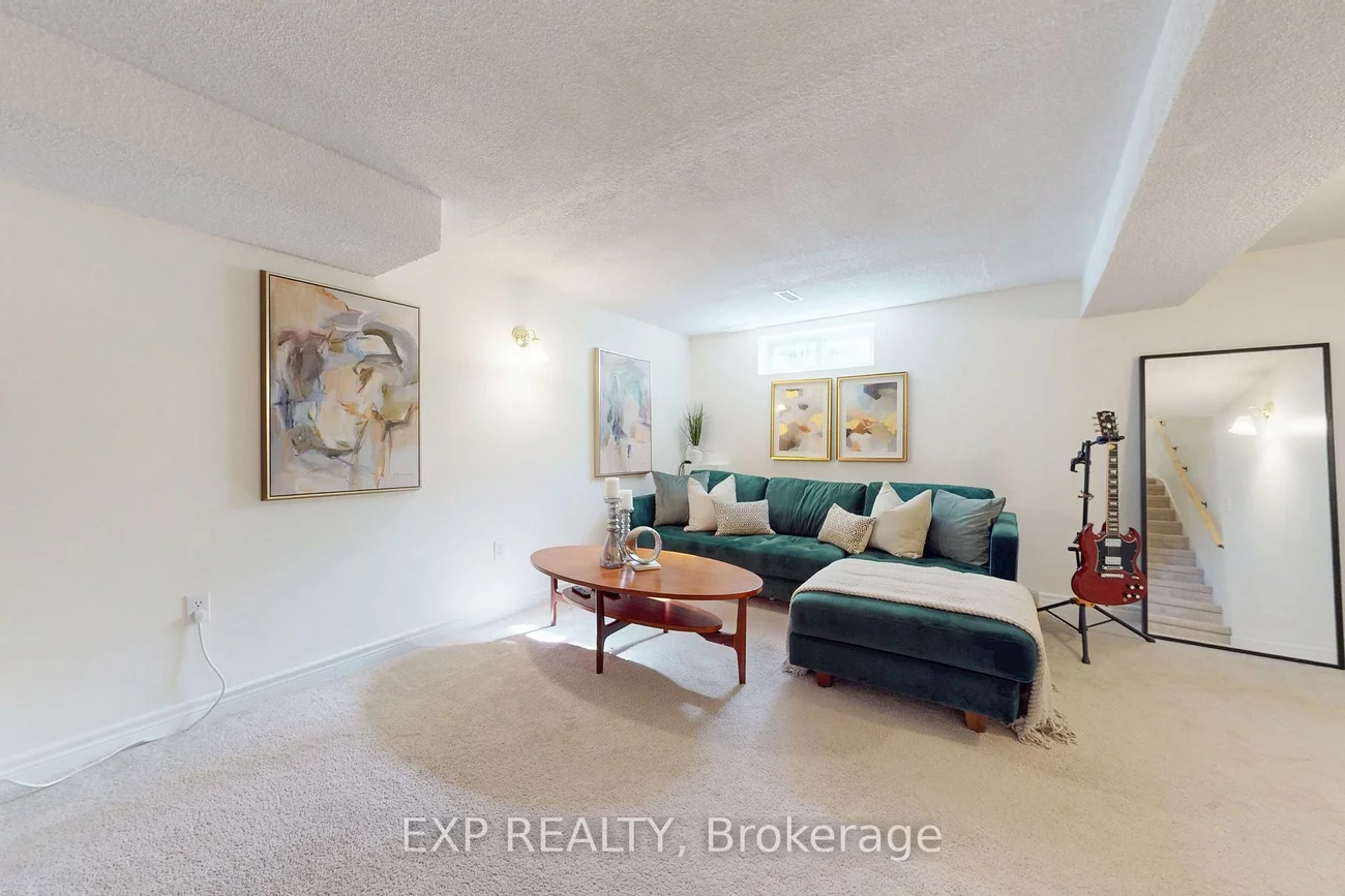 6699, Falconer, Streetsville, Mississauga