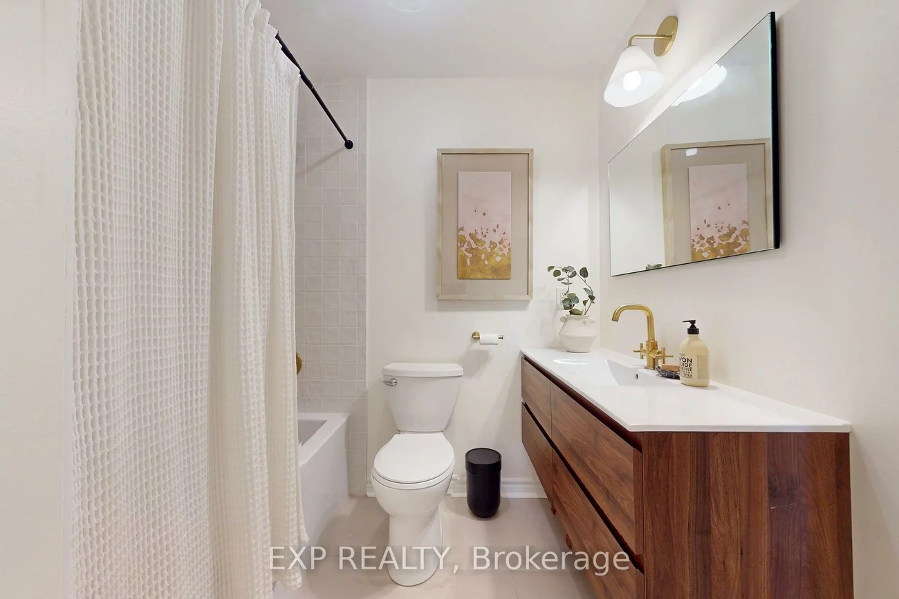 6699, Falconer, Streetsville, Mississauga