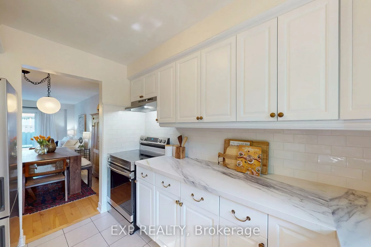 6699, Falconer, Streetsville, Mississauga