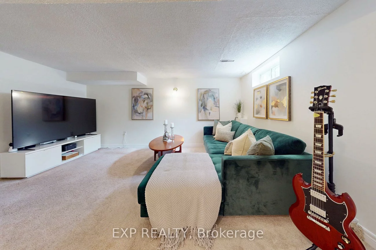 6699, Falconer, Streetsville, Mississauga