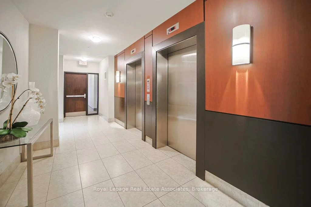 80, Port, Port Credit, Mississauga