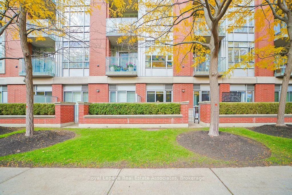 80, Port, Port Credit, Mississauga