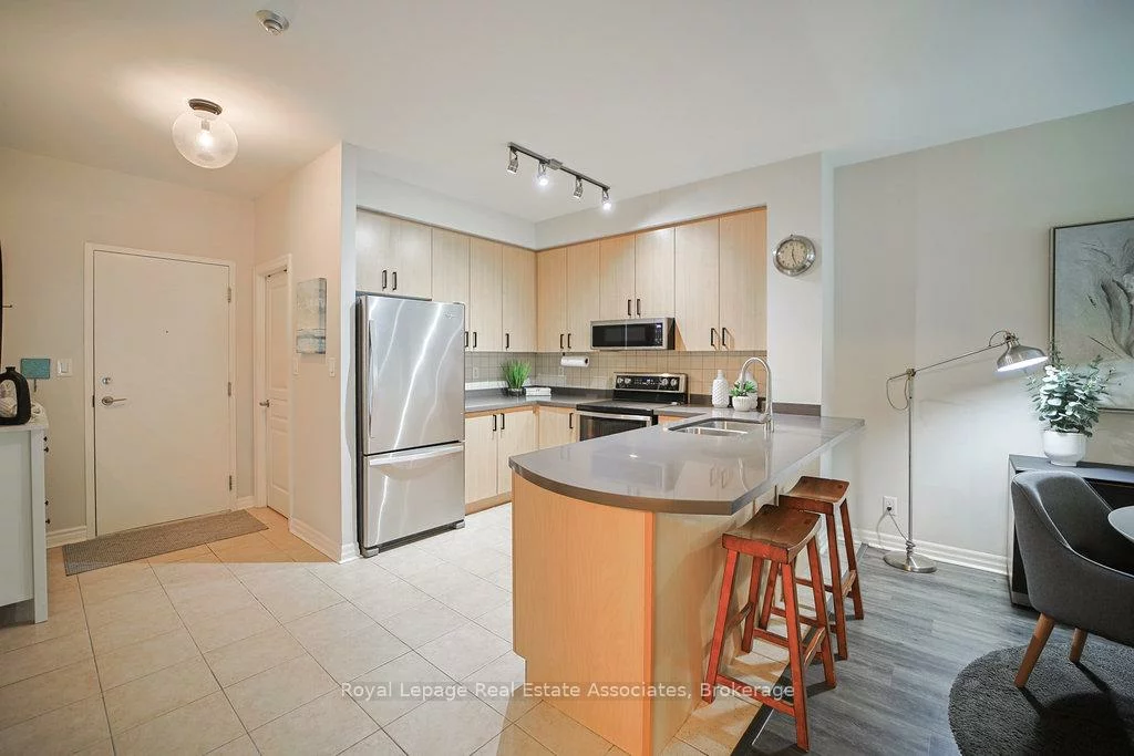 80, Port, Port Credit, Mississauga