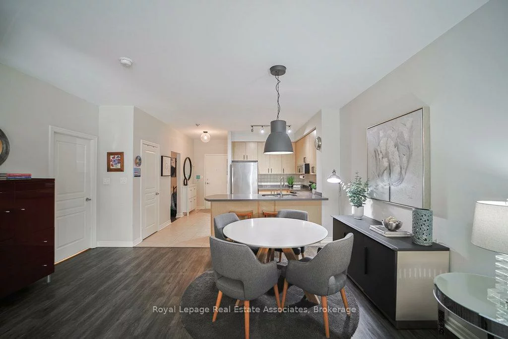 80, Port, Port Credit, Mississauga