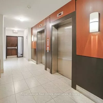 80, Port, Port Credit, Mississauga