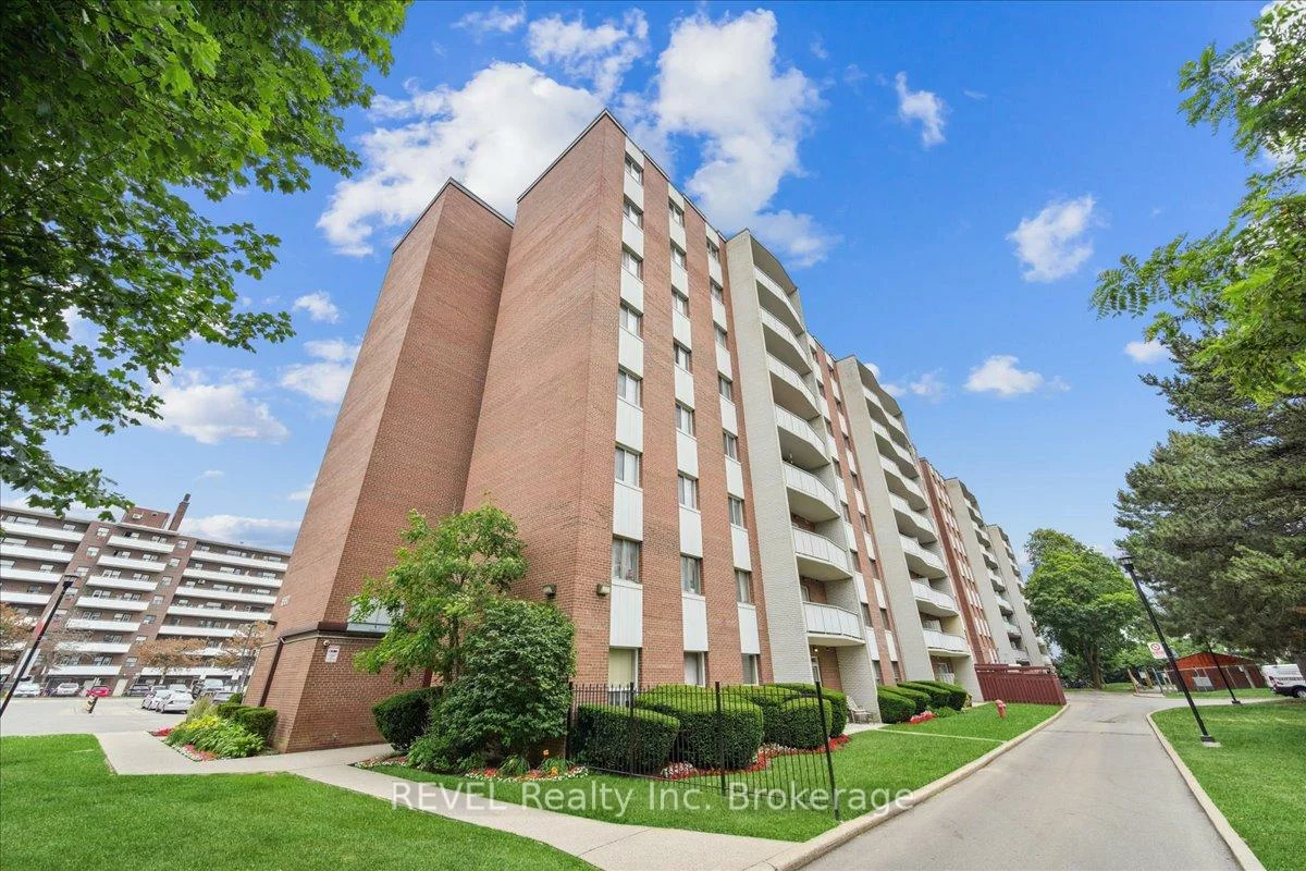 1660, Bloor, Applewood, Mississauga