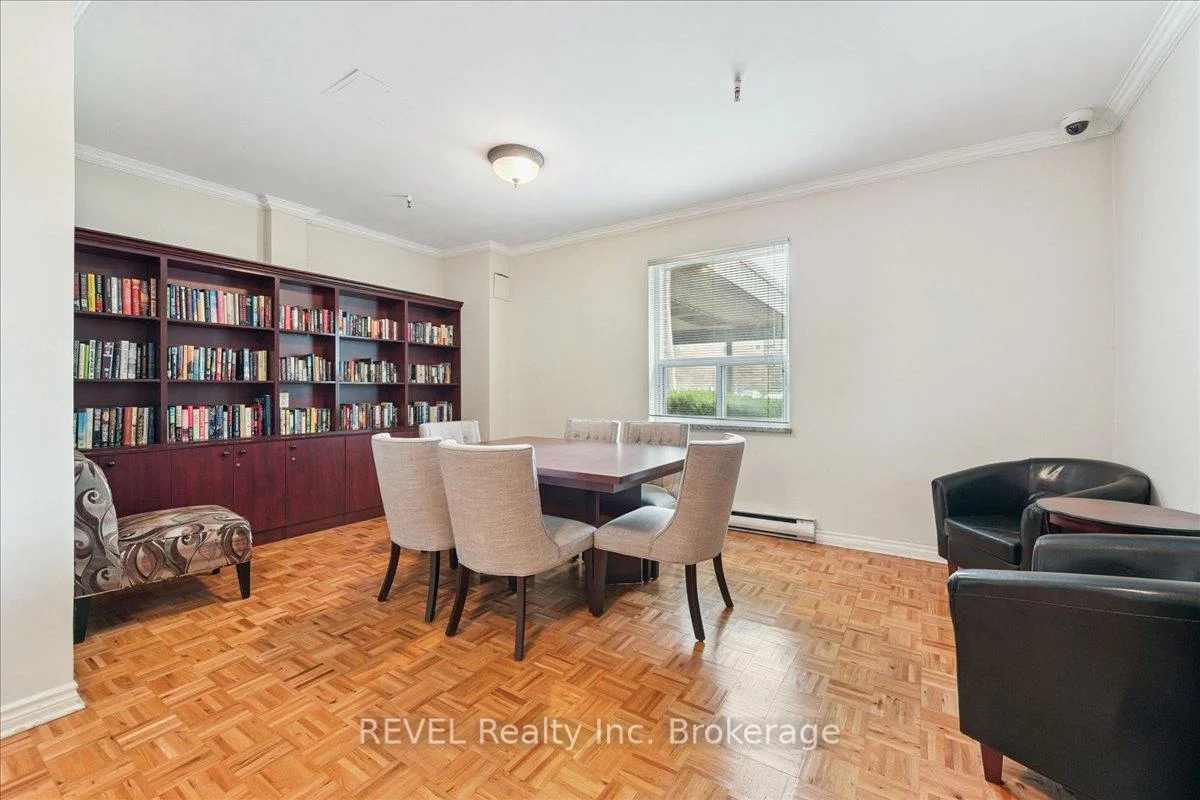 1660, Bloor, Applewood, Mississauga