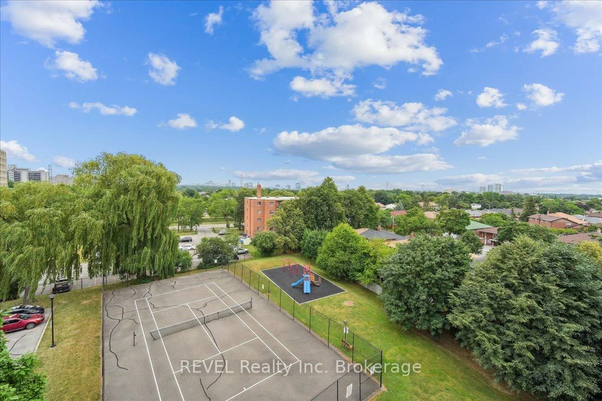 1660, Bloor, Applewood, Mississauga