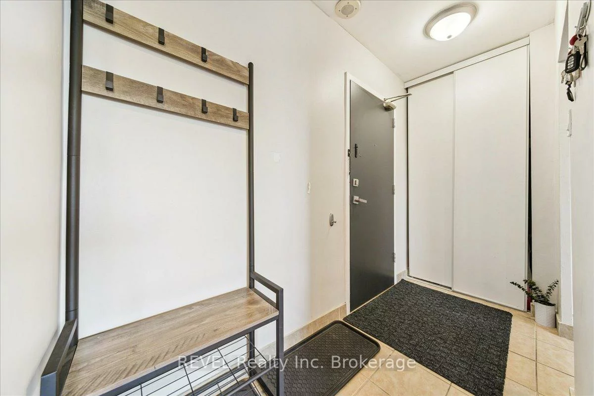 1660, Bloor, Applewood, Mississauga