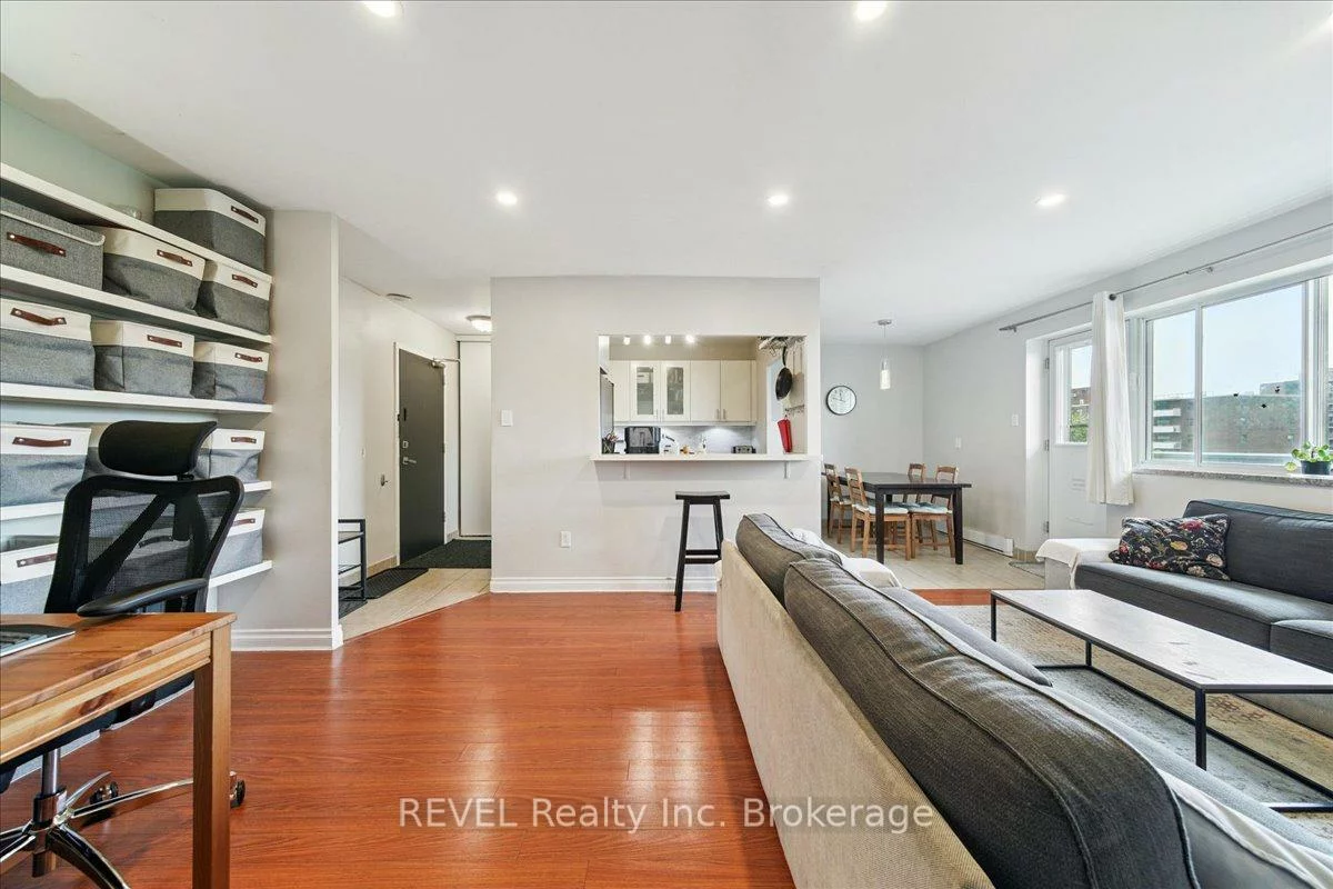 1660, Bloor, Applewood, Mississauga