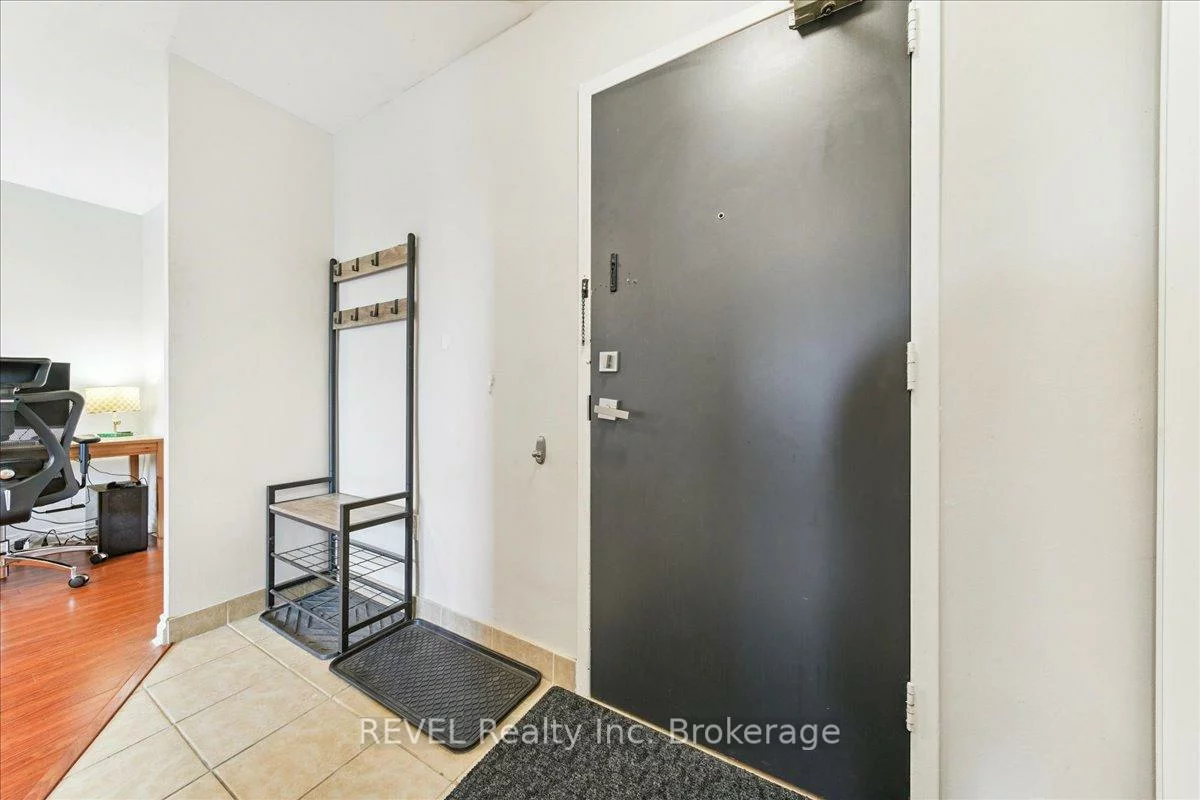 1660, Bloor, Applewood, Mississauga