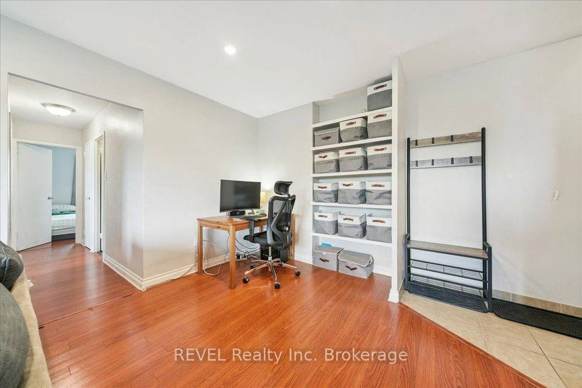 1660, Bloor, Applewood, Mississauga