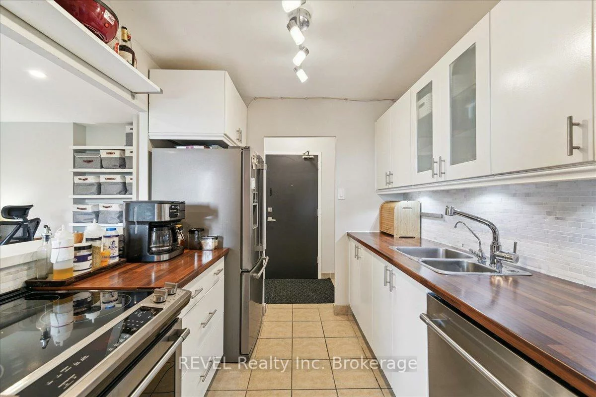 1660, Bloor, Applewood, Mississauga