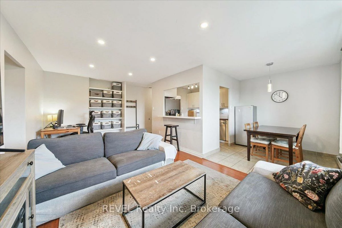 1660, Bloor, Applewood, Mississauga