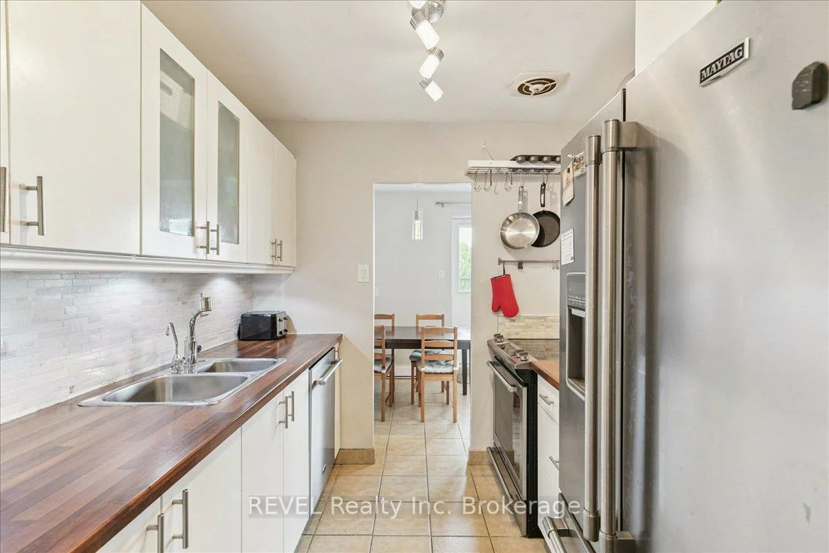 1660, Bloor, Applewood, Mississauga