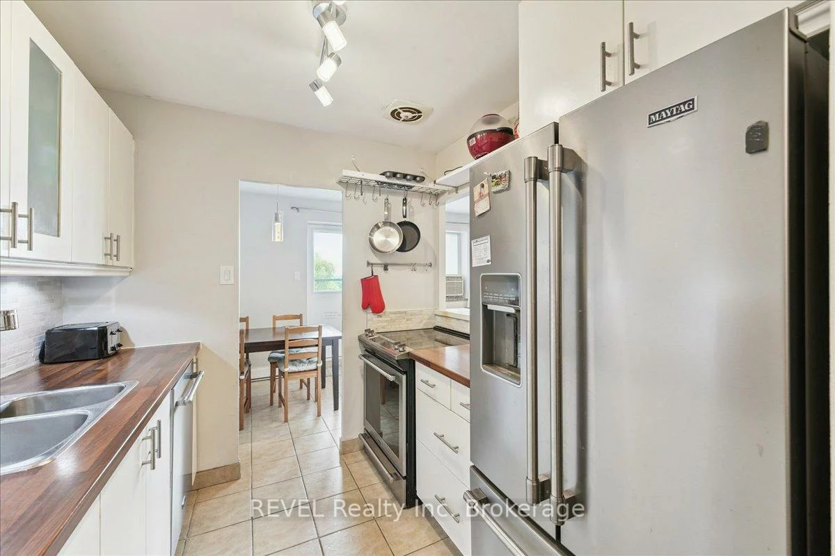 1660, Bloor, Applewood, Mississauga