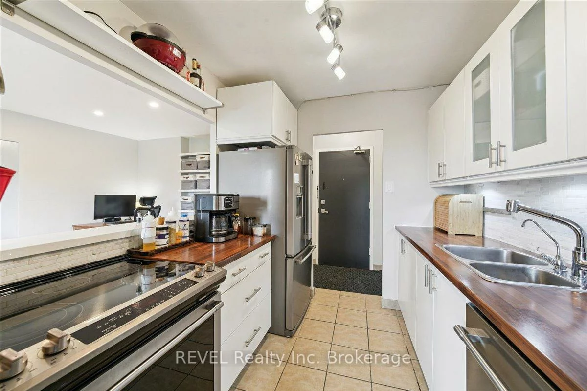 1660, Bloor, Applewood, Mississauga