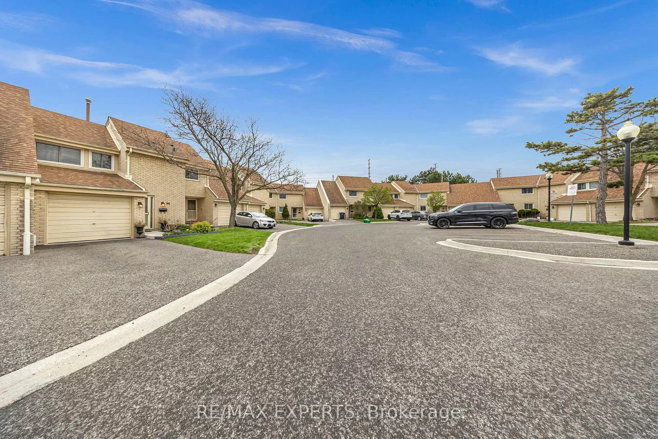 2676, Folkway, Erin Mills, Mississauga