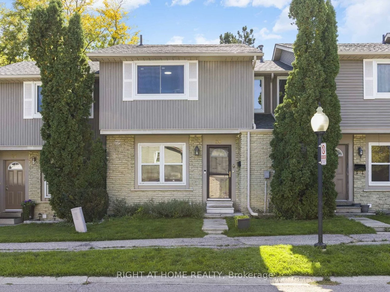 120, Falconer, Streetsville, Mississauga