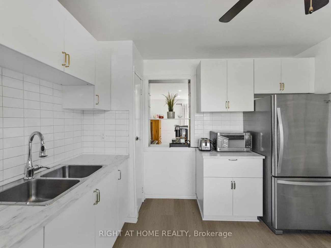 120, Falconer, Streetsville, Mississauga