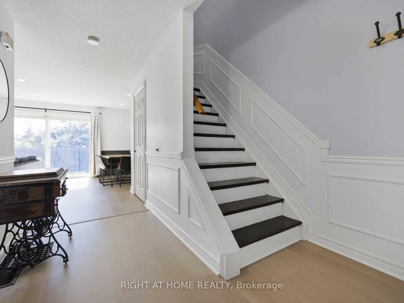 120, Falconer, Streetsville, Mississauga