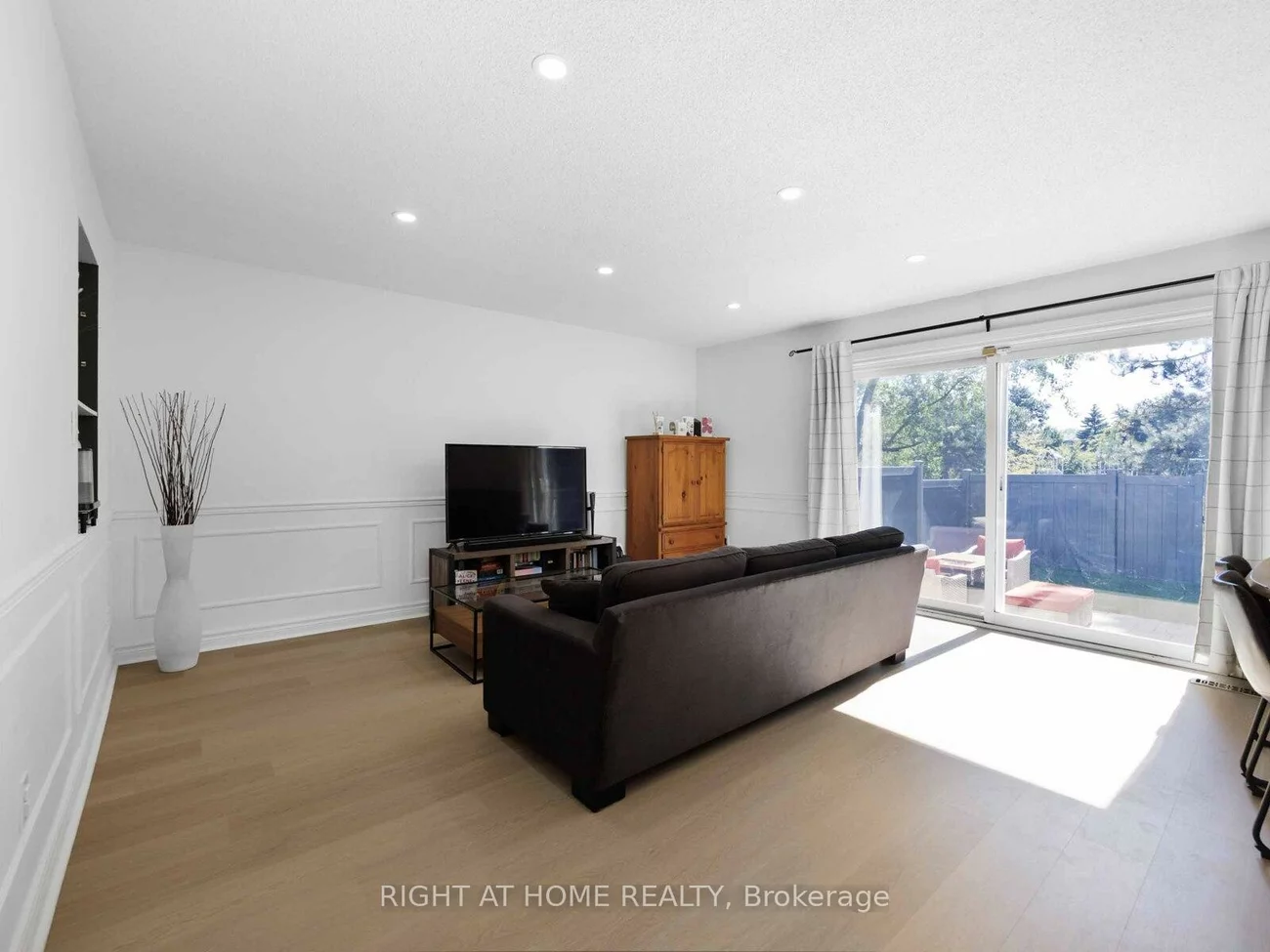 120, Falconer, Streetsville, Mississauga