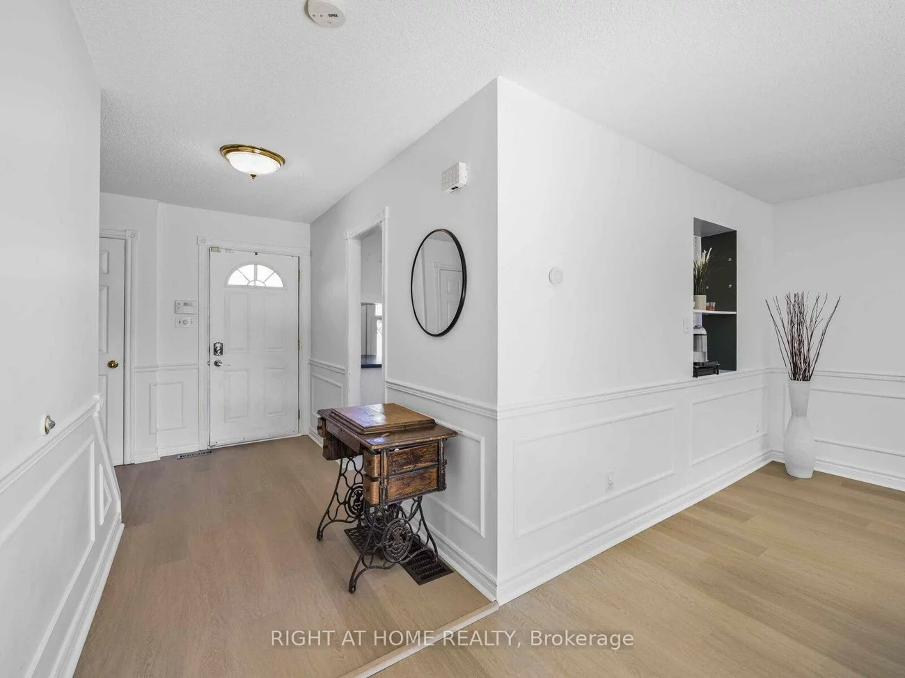 120, Falconer, Streetsville, Mississauga