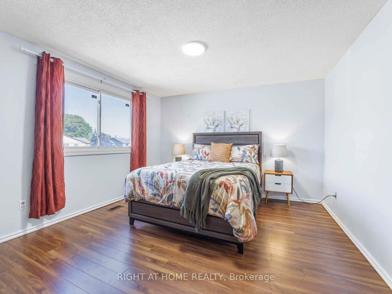 120, Falconer, Streetsville, Mississauga