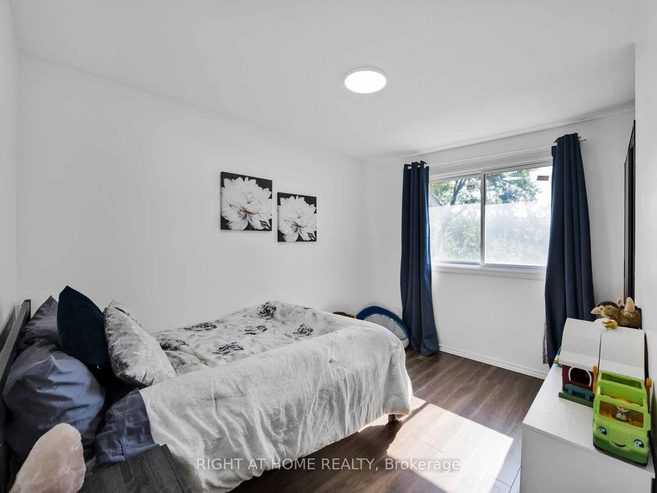 120, Falconer, Streetsville, Mississauga