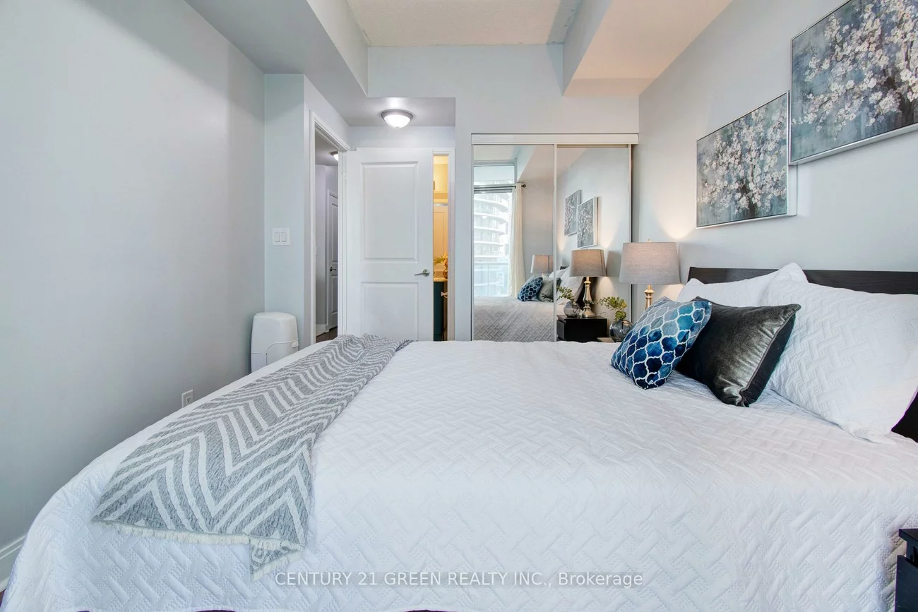 80, Absolute, City Centre, Mississauga