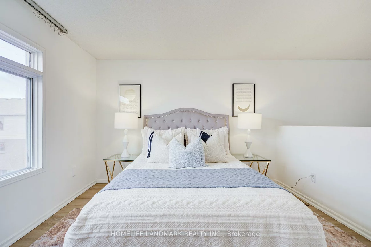 1050, Bristol, East Credit, Mississauga