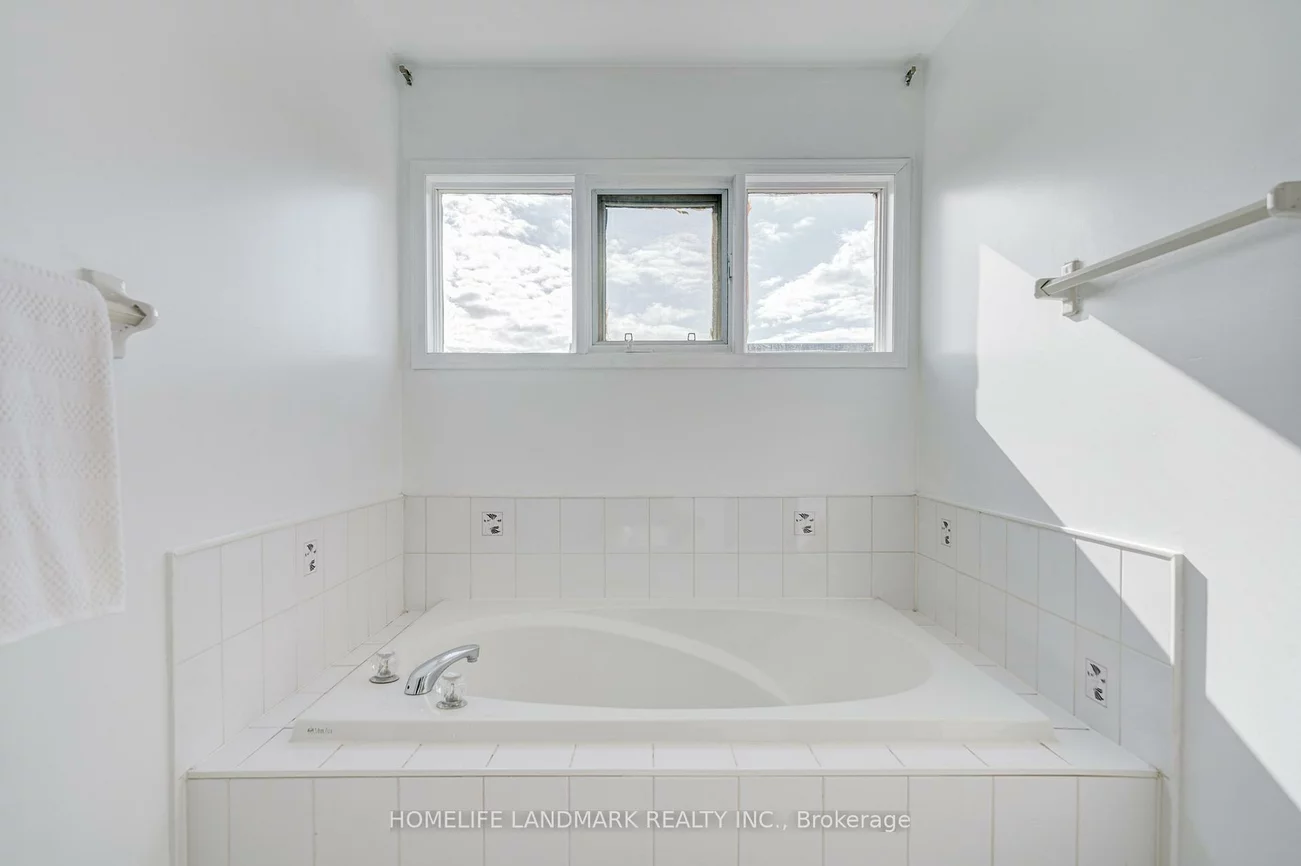 1050, Bristol, East Credit, Mississauga