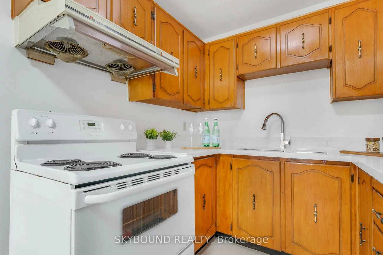 3055, Tomken, Applewood, Mississauga